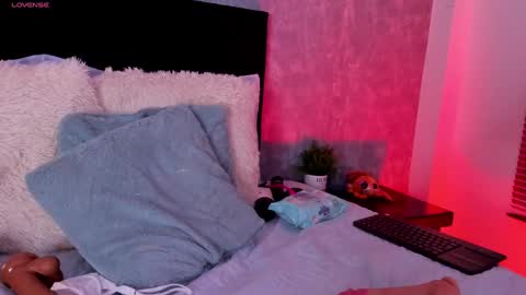 Nathaly lopez online show from 8, 12, 2024