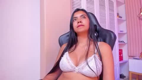 Snapshot of nathyy_garcia chatting on 18, 1, 2025 Nathyy online show from 18, 1, 2025