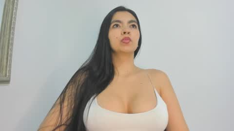 Snapshot of nathyy_garcia chatting on 1, 11, 2025 Nathyy online show from 1, 11, 2025