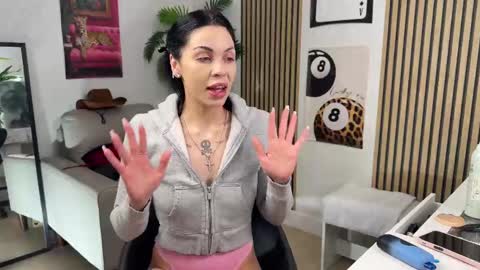 NATTY FIERROS online show from 4, 10, 2025