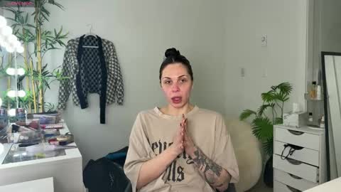 NATTY FIERROS online show from 8, 4, 2026