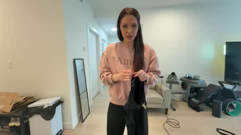 NATTY FIERROS online show from 21, 4, 2026