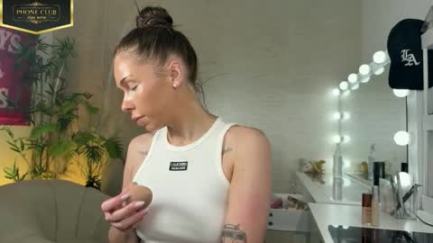 Snapshot of nattywithoutdaddy chatting on 6, 5, 2026 NATTY FIERROS online show from 6, 5, 2026