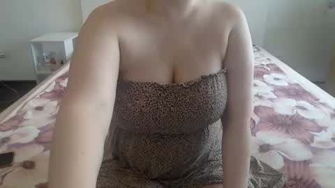 Snapshot of natural_beauty201 chatting on 10, 5, 2026 Penelopa369 online show from 10, 5, 2026