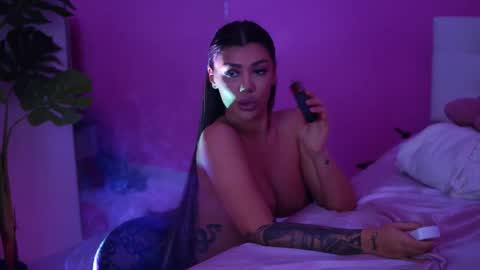 Naty online show from 8, 3, 2025