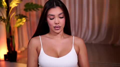 Snapshot of natydesiree chatting on 28, 4, 2026 Naty online show from 28, 4, 2026