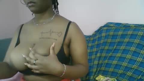 Snapshot of naughti_garlie chatting on 11, 10, 2025 naughti_garlie online show from 11, 10, 2025