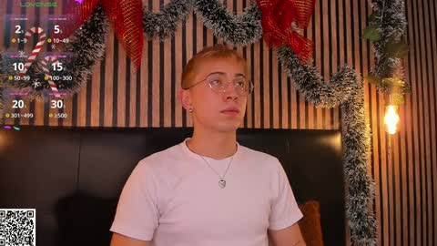 Snapshot of naughty__chris chatting on 9, 12, 2024 Christopher Chris online show from 9, 12, 2024