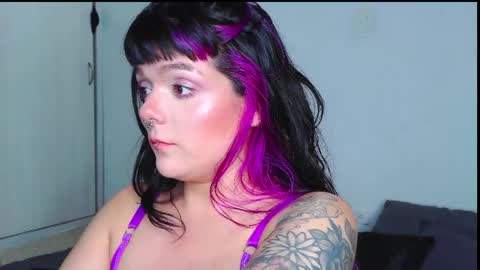 Em  please help me reach 100 thumbs up 3 online show from 24, 4, 2026