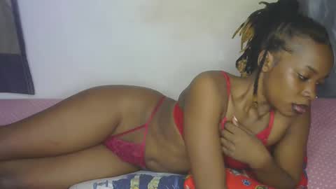 Snapshot of naughtyie chatting on 25, 11, 2025 naughtyie online show from 25, 11, 2025