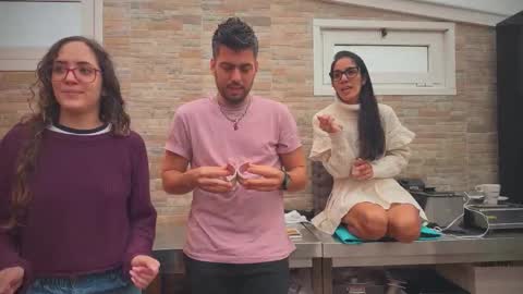 ANDREA STEPH  MIKE online show from 21, 10, 2025