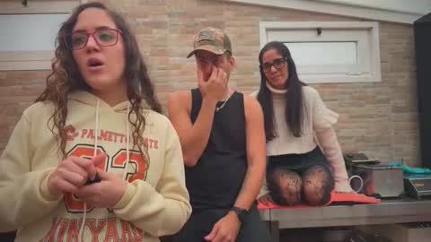 ANDREA STEPH  MIKE online show from 4, 11, 2025