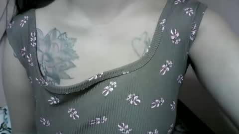 naughtymom_33 online show from 25, 11, 2025