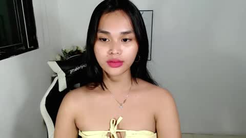 Snapshot of naughtymuse_ chatting on 30, 4, 2026 ELISE online show from 30, 4, 2026