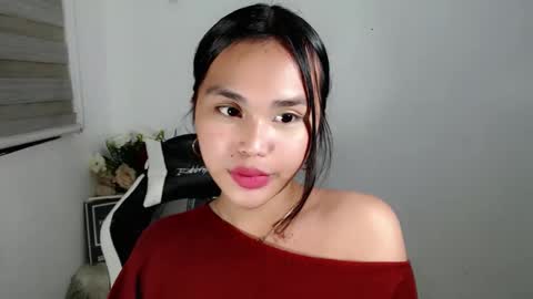 Snapshot of naughtymuse_ chatting on 7, 5, 2026 ELISE online show from 7, 5, 2026