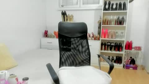 Snapshot of naughtysabine1 chatting on 18, 10, 2025 naughtysabine1 online show from 18, 10, 2025