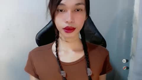 Snapshot of naughtysunshinepinay chatting on 5, 10, 2025 Celine online show from 5, 10, 2025