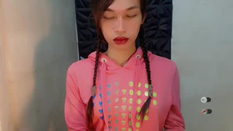 Snapshot of naughtysunshinepinay chatting on 27, 10, 2025 Celine online show from 27, 10, 2025