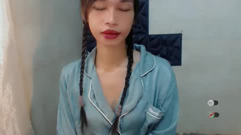 Snapshot of naughtysunshinepinay chatting on 2, 11, 2025 Celine online show from 2, 11, 2025