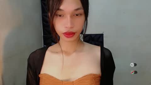 Snapshot of naughtysunshinepinay chatting on 22, 11, 2025 Celine online show from 22, 11, 2025