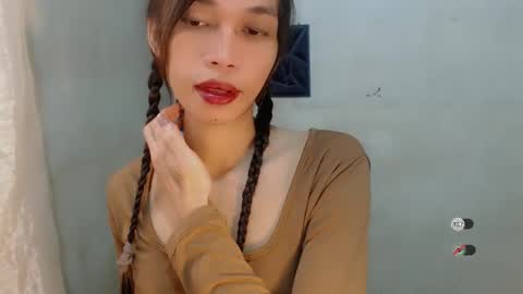 Snapshot of naughtysunshinepinay chatting on 27, 11, 2025 Celine online show from 27, 11, 2025