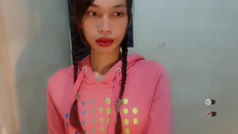 Snapshot of naughtysunshinepinay chatting on 30, 11, 2025 Celine online show from 30, 11, 2025