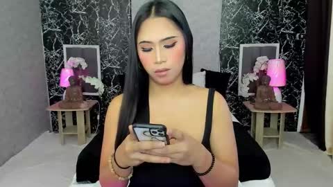 Snapshot of naughtytrans_huntress chatting on 13, 11, 2025 ITS ME YOGIRL PATRICIA online show from 13, 11, 2025