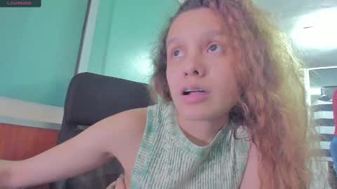 Snapshot of naugthtycurls chatting on 3, 2, 2025 Arantxa online show from 3, 2, 2025