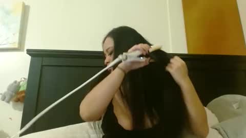 Mimi is dope    online show from 16, 12, 2025