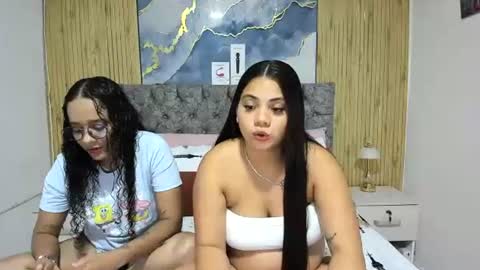 nay_and_aleja online show from 10, 7, 2026