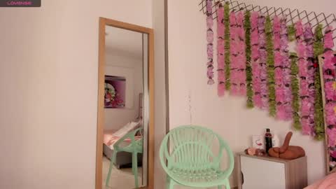 naya_mills online show from 28, 1, 2025