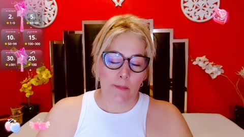 Lady Nayla online show from 4, 2, 2025