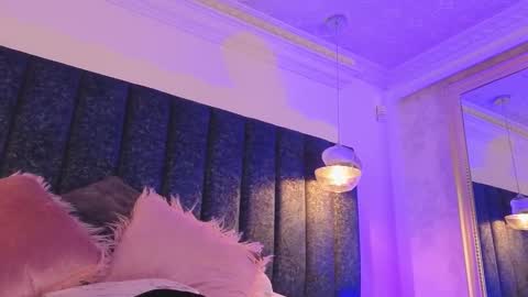 Juli  online show from 22, 2, 2025