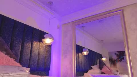 Juli  online show from 23, 2, 2025