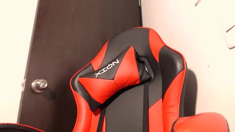 Laura   online show from 7, 11, 2025