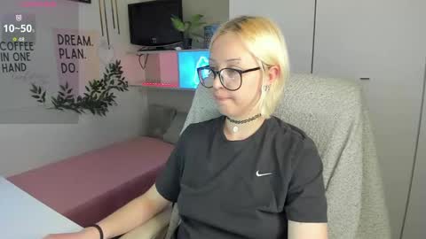 Snapshot of neko_sora chatting on 14, 5, 2026 Kate online show from 14, 5, 2026