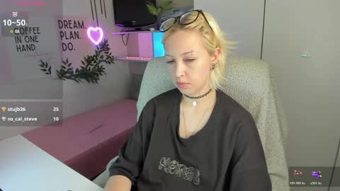 Snapshot of neko_sora chatting on 15, 5, 2026 Kate online show from 15, 5, 2026