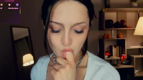 Vicky and Beatrice online show from 2, 4, 2026