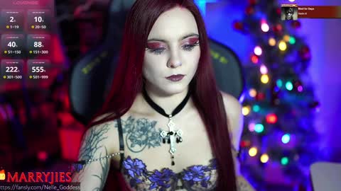 Snapshot of nelle_ chatting on 10, 1, 2025 online show from 10, 1, 2025