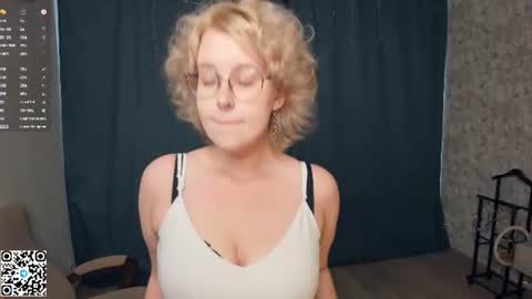 Snapshot of nelly_gloss chatting on 26, 6, 2026 nelly_gloss online show from 26, 6, 2026