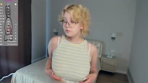 Snapshot of nelly_gloss chatting on 16, 7, 2026 nelly_gloss online show from 16, 7, 2026