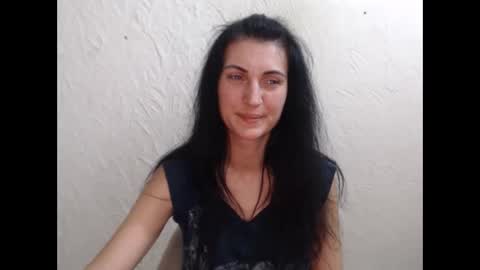 Snapshot of nensyfay_ chatting on 18, 11, 2025 Nensy online show from 18, 11, 2025