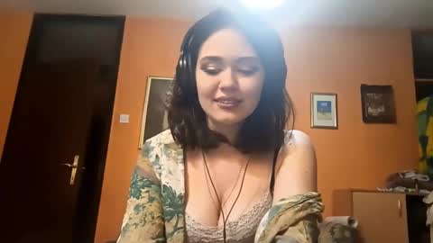 Snapshot of neomicounterman chatting on 14, 10, 2025 Elena online show from 14, 10, 2025