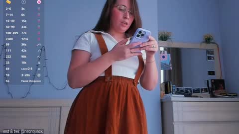 Snapshot of neonquack chatting on 9, 12, 2024 Riley online show from 9, 12, 2024