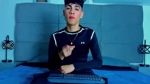 Snapshot of neoraptis chatting on 8, 3, 2025 NeoRaptis jhonatan online show from 8, 3, 2025