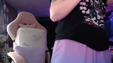 Snapshot of nerdy_squirty chatting on 23, 5, 2026 NerdySquirty online show from 23, 5, 2026