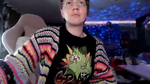 Snapshot of nerdy_squirty chatting on 17, 6, 2026 NerdySquirty online show from 17, 6, 2026