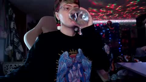 Snapshot of nerdy_squirty chatting on 18, 6, 2026 NerdySquirty online show from 18, 6, 2026