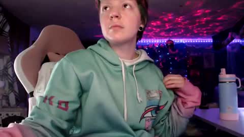 Snapshot of nerdy_squirty chatting on 24, 6, 2026 NerdySquirty online show from 24, 6, 2026