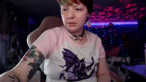 Snapshot of nerdy_squirty chatting on 25, 6, 2026 NerdySquirty online show from 25, 6, 2026